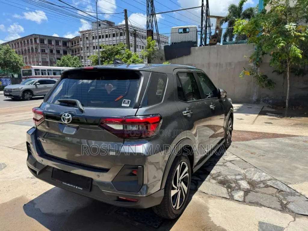 Toyota Raize 2025 SUV (Used)