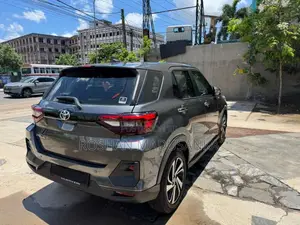 Toyota Raize 2025 SUV (Used)