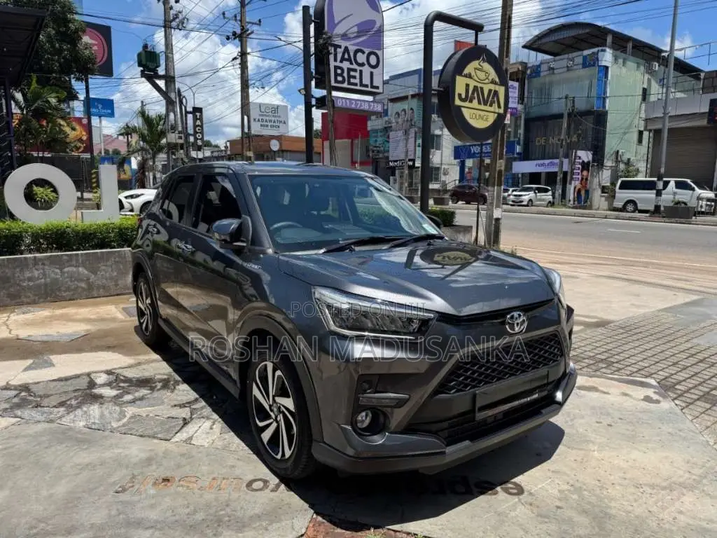 Toyota Raize 2025 SUV (Used)