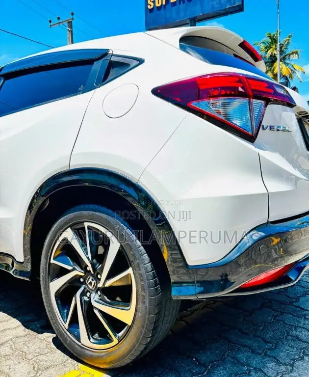 Honda Vezel RS 2017 SUV (Used)