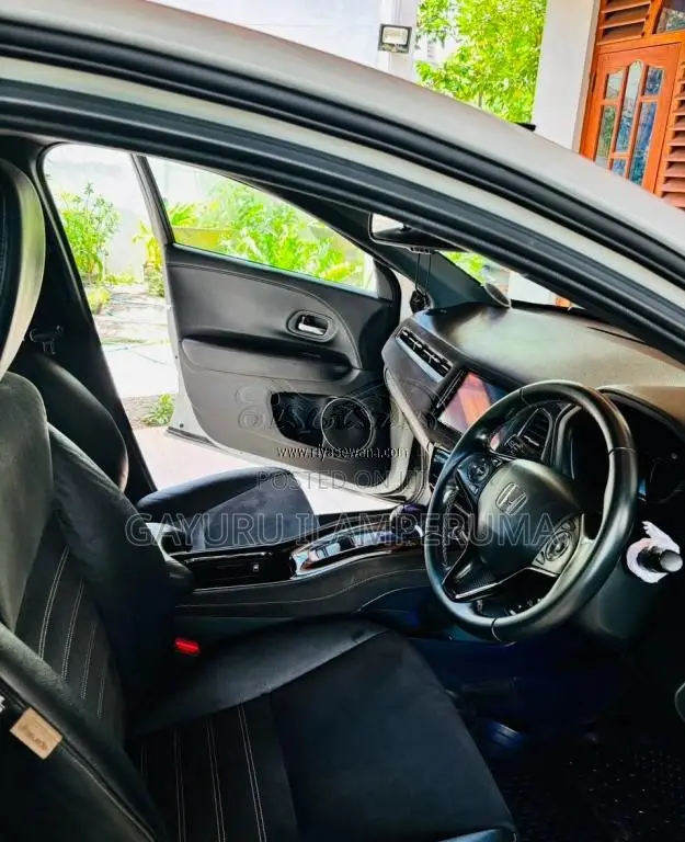 Honda Vezel RS 2017 SUV (Used)