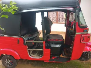 Bajaj 4 stroke 2017 Three Wheel (Used)