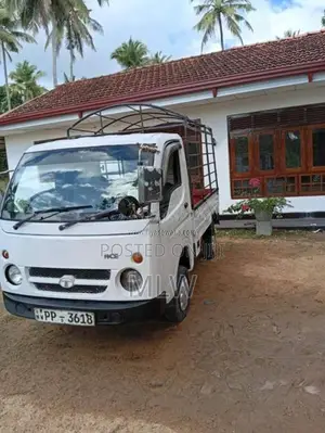 Tata Dimo Batta 2010 Lorry (Used)