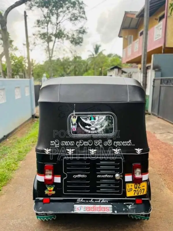 Bajaj 4 Stroke 2010 Three Wheel (Used)
