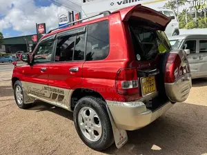 Mitsubishi Pajero Io 4WD 2000 SUV (Used)