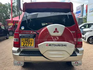 Mitsubishi Pajero Io 4WD 2000 SUV (Used)