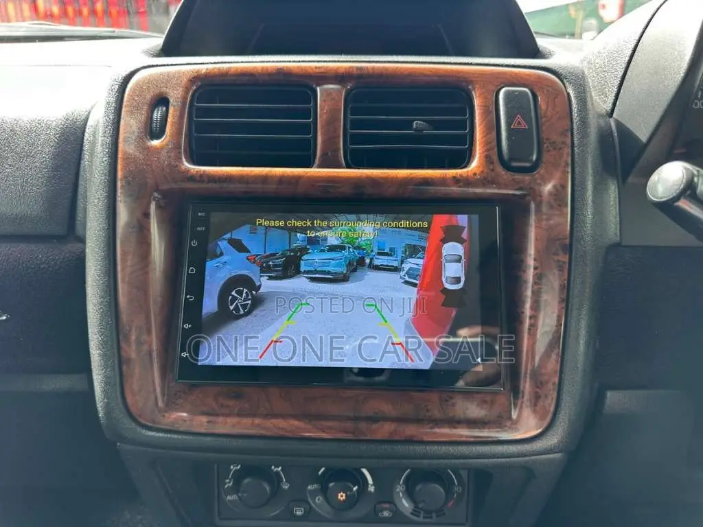 Mitsubishi Pajero Io 4WD 2000 SUV (Used)