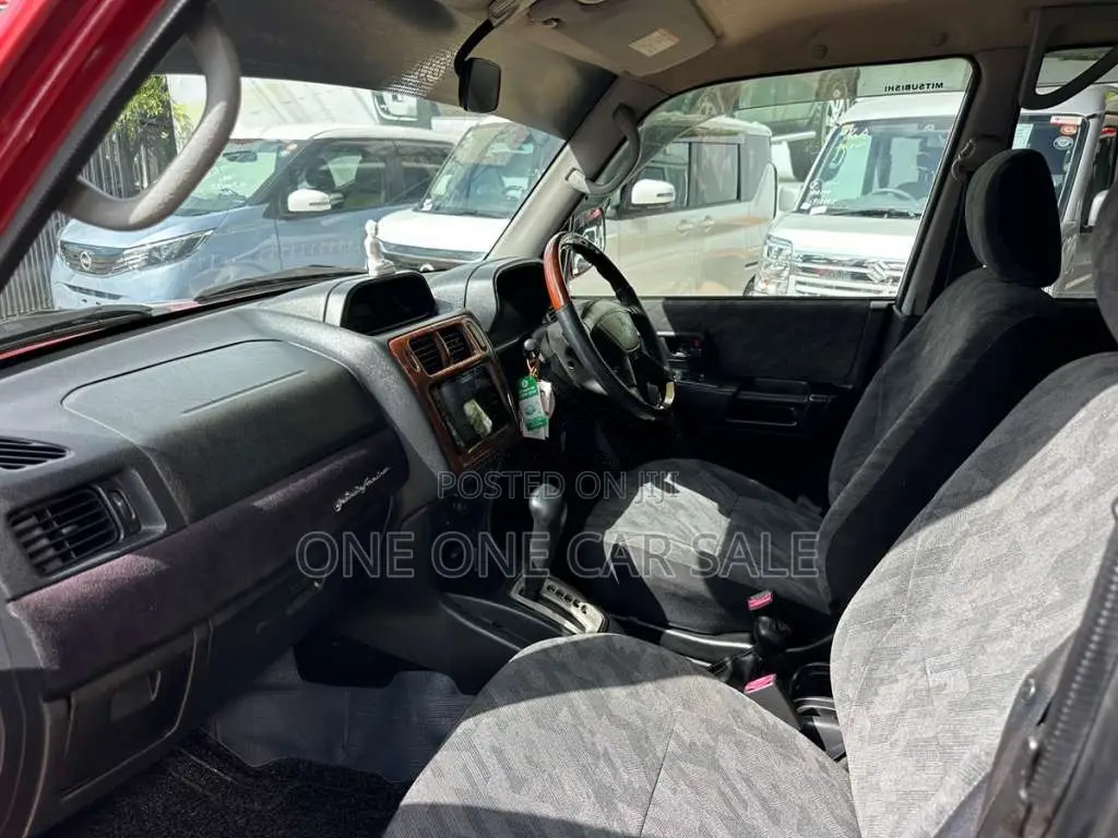 Mitsubishi Pajero Io 4WD 2000 SUV (Used)