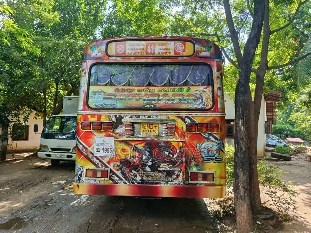 Ashok-Leyland Viking 2010 Bus (Used)