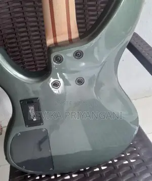 Yamaha Trbx Guitar 304 with Amplifier Setup