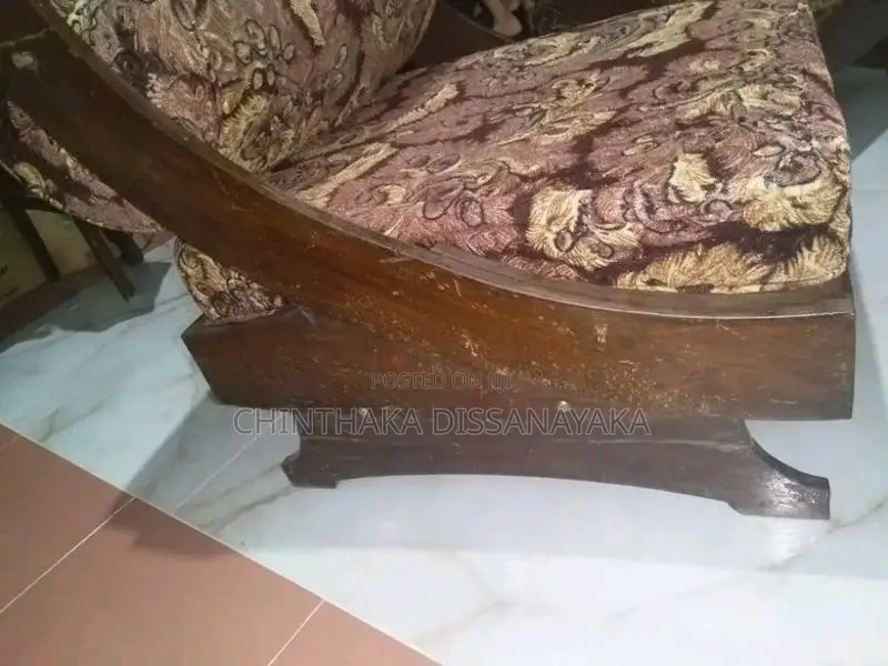 තේක්ක සෝපාවක්