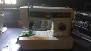 Daimaru DH-7000 Electric Sewing Machine