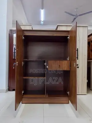 2 Door Cupboard 4x2.5 Size