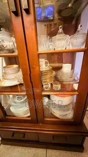 Teek Wooden Kabinat
