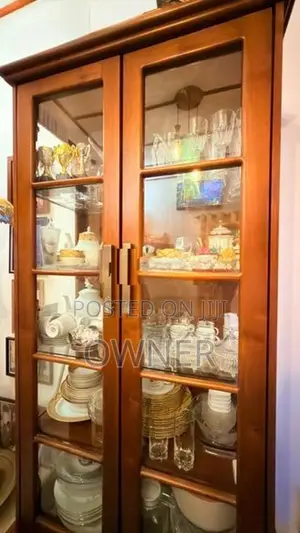 Teek Wooden Kabinat