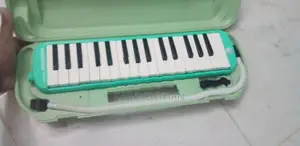 Suzuki Melodian 32-Keys (With Case With Other Accessories)