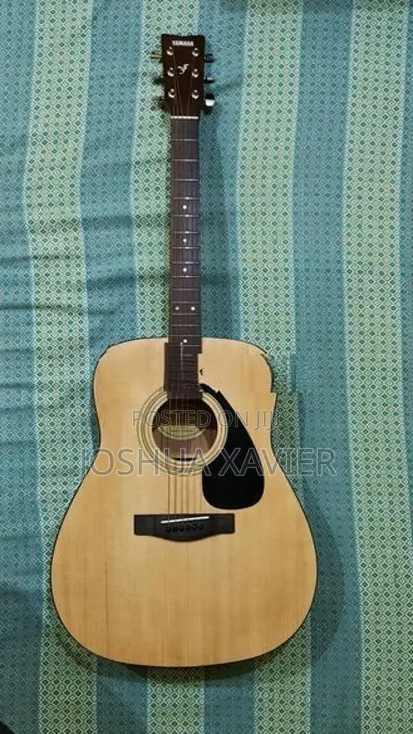 Yamaha F310 Guitar