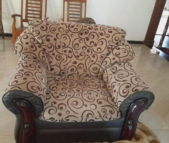 සෝෆ සෙට් එකක් විකිනීමට