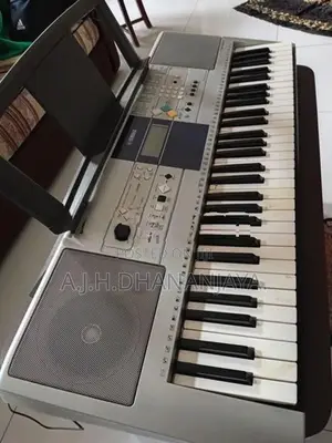 Yamaha Psr E 323