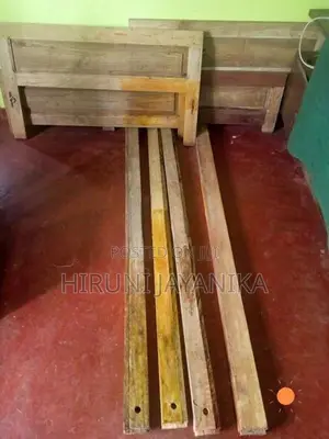 පිහිබියා ඩබල් ඇදන් දෙකක්