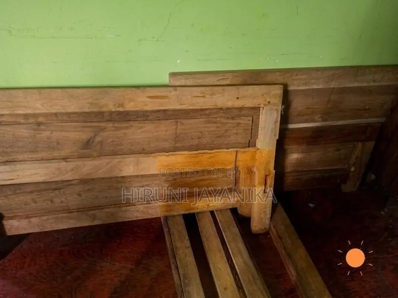 පිහිබියා ඩබල් ඇදන් දෙකක්