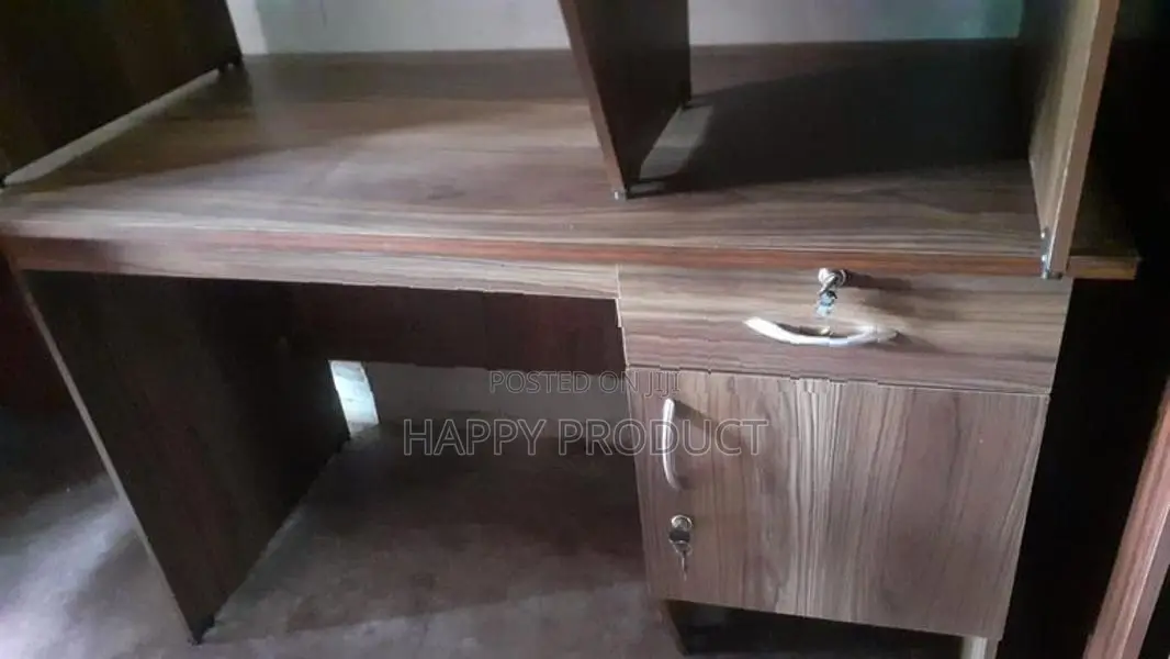 4*2 Ft Melamine Office Table