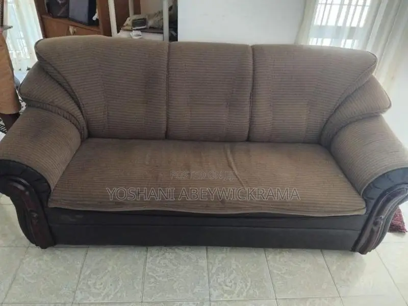 Damro Sofa Set
