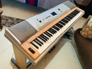 Yamaha Portable Grand DGX-630
