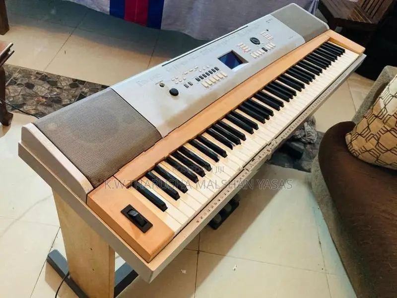 Yamaha Portable Grand DGX-630