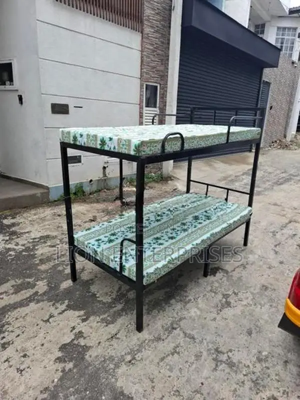 Bunk bed with 2 mattress