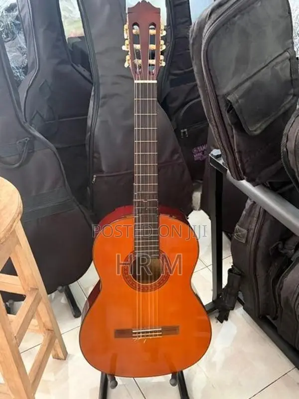 Yamaha c70