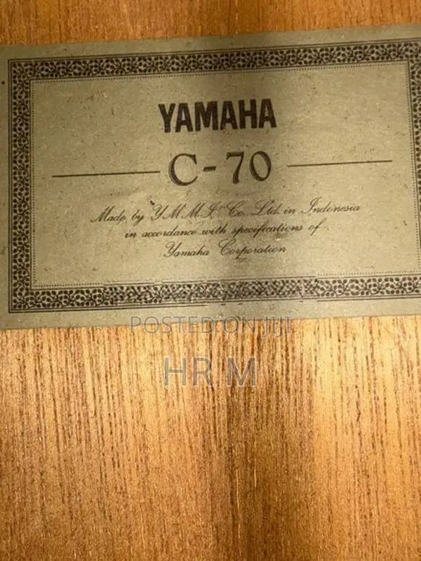 Yamaha c70