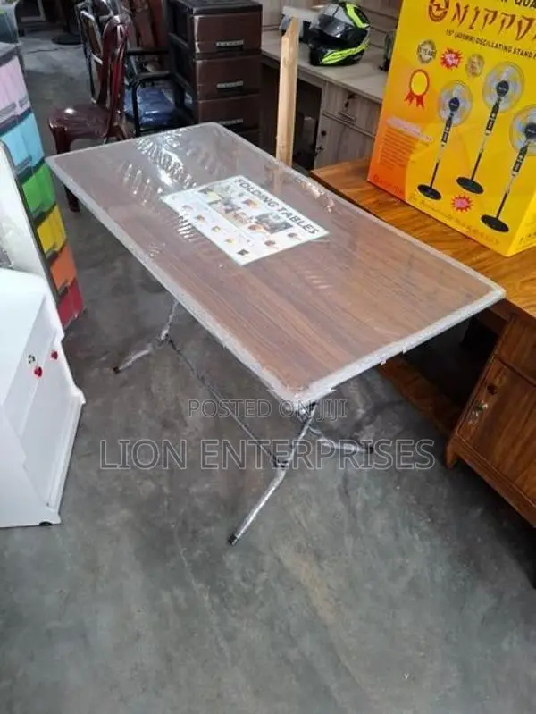 4×2 Folding tables