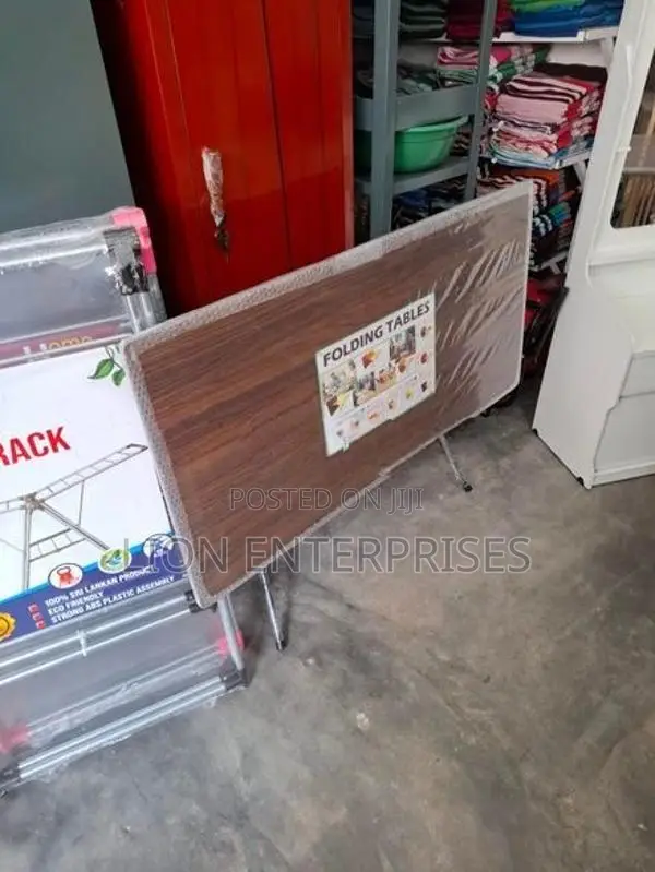 4×2 Folding tables