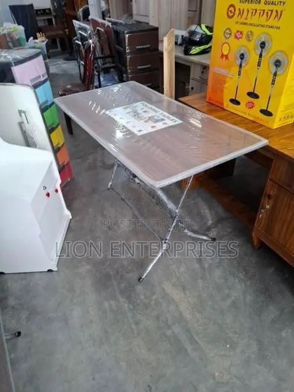 4×2 Folding tables