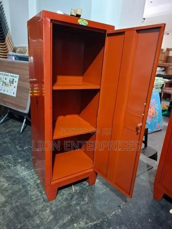 4×1.5 ft Steel cupboards