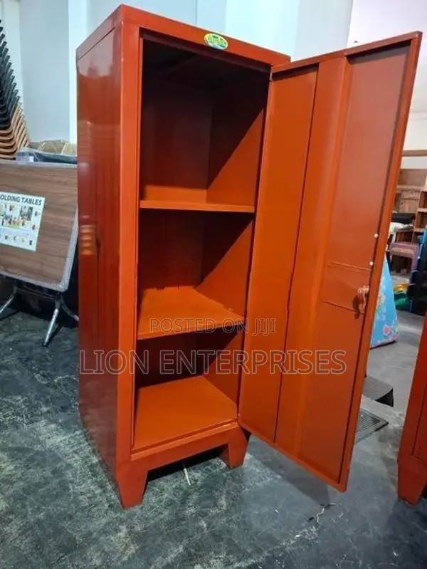 4×1.5 ft Steel cupboards