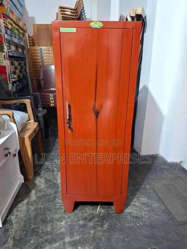 4×1.5 ft Steel cupboards