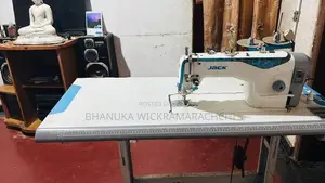 Jack F4 Sewing Machine