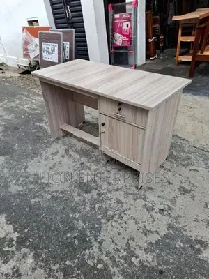 Melamine office tables 4×2 ft