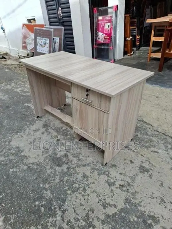 Melamine office tables 4×2 ft