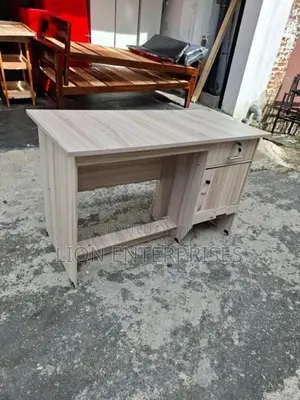 Melamine office tables 4×2 ft