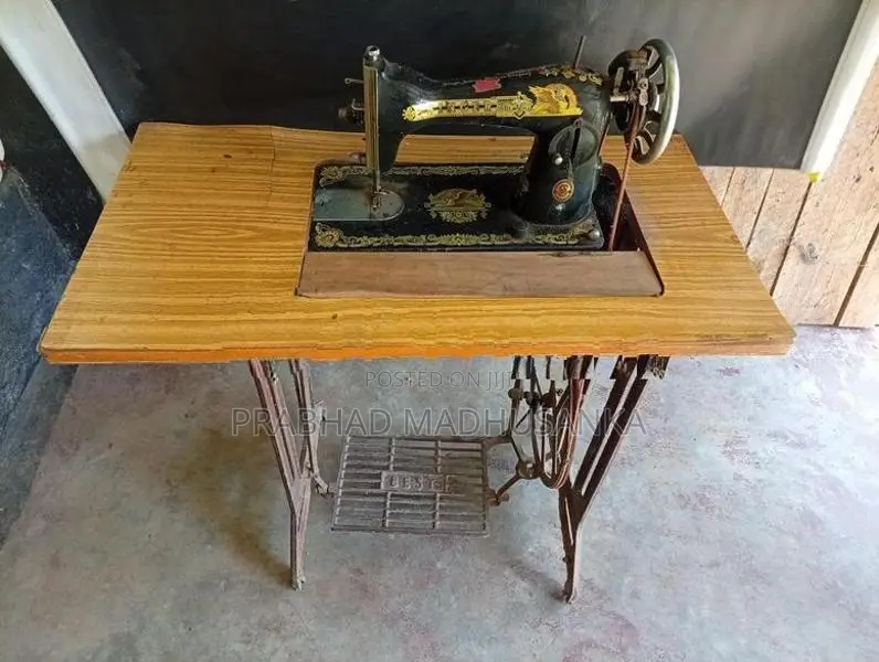 Vintage Old Black With Gold Singer Treadle Hand-Crank Sewing Machine