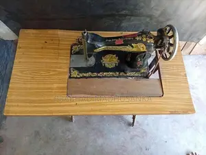 Vintage Old Black With Gold Singer Treadle Hand-Crank Sewing Machine