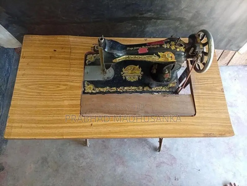 Vintage Old Black With Gold Singer Treadle Hand-Crank Sewing Machine