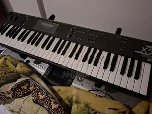 Korg X5 – Music Synthesizer