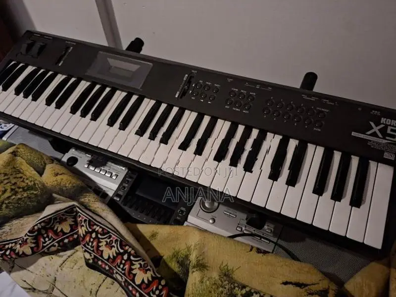 Korg X5 – Music Synthesizer