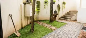 තණකොළ පිඩලි විකිණීම හා බිම සකසා අතුරා දීම. Sale Of Turf With Laying.