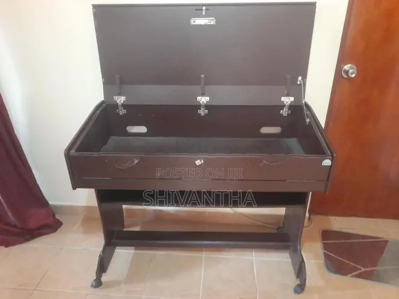 Piano with Table