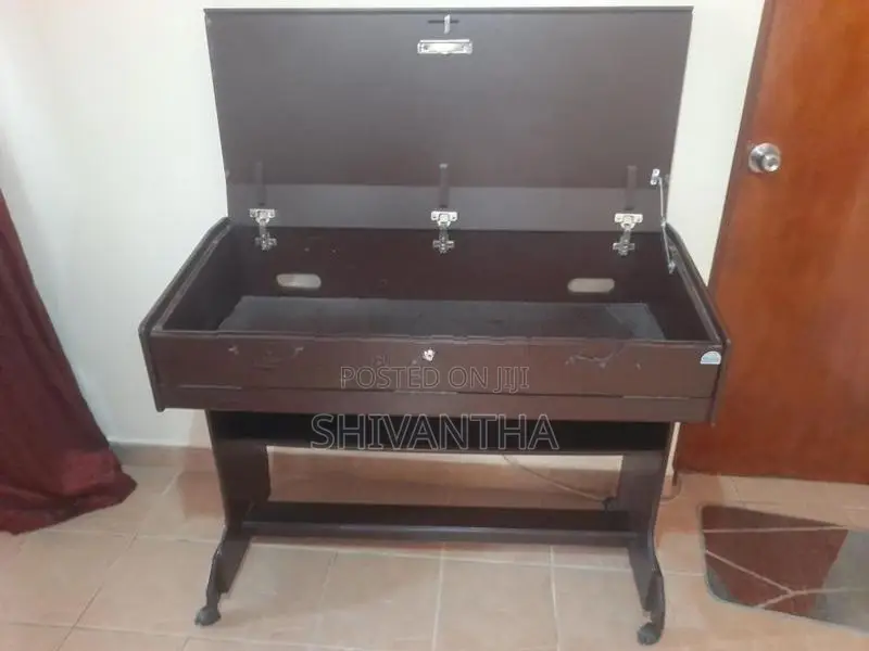 Piano with Table